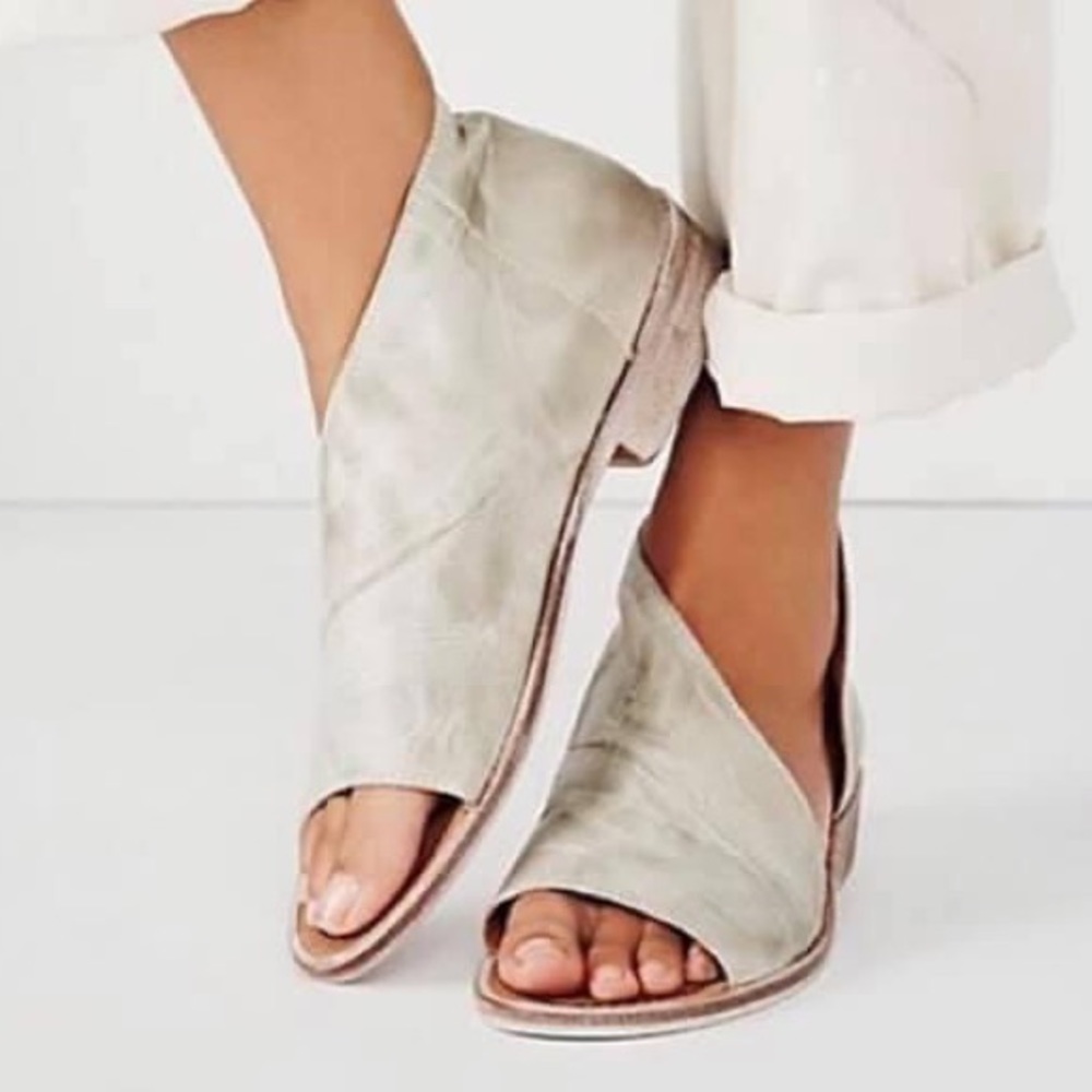 Free People sandal in dove grey